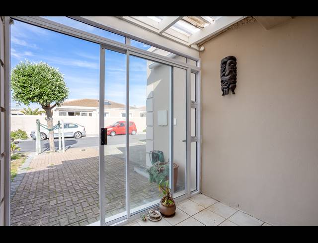 3 BEDROOM FREESTANDING RENTED IN MUIZENBERG
